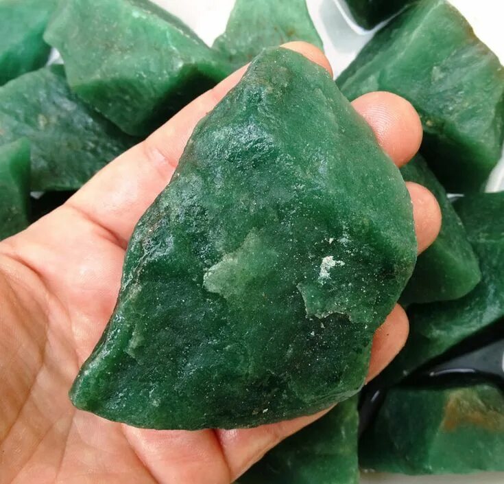 Природный камень зеленого цвета название фото Quartzo verde Green quartz, Rough rose quartz, Natural stones