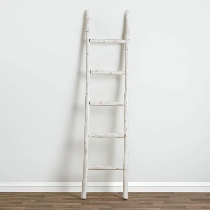 Приставная лестница фото Whitewash Wood Ladder Decor- loving this ladder and it's currently 40% off! Bast