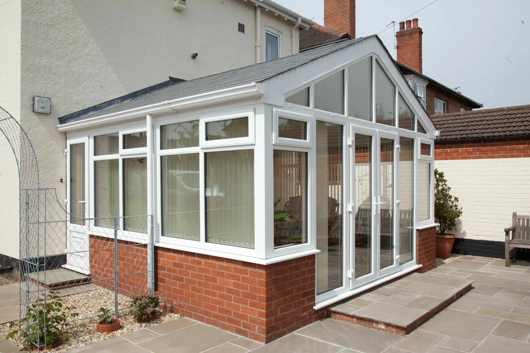 Пристрой к дому из пластика фото Gable Conservatories In Winchester, Hampshire Wessex Windows Courtyard design, G