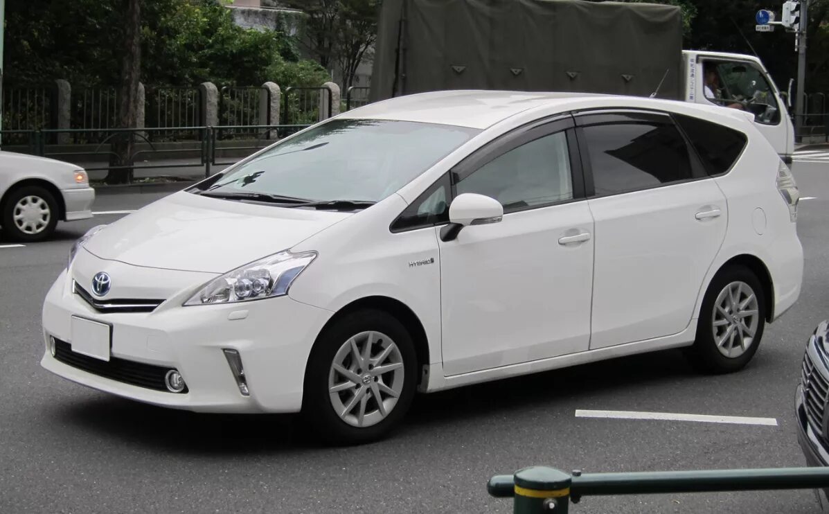 Приус альфа фото Toyota Prius + - Wikipédia