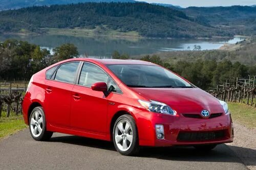 Приус машина фото Recall Alert: 2010-2014 Toyota Prius News from Cars.com Toyota prius, Best car i