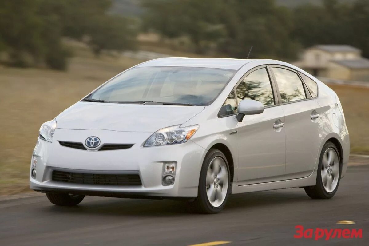 Приус машина фото Prius может стать лидером продаж Toyota в США