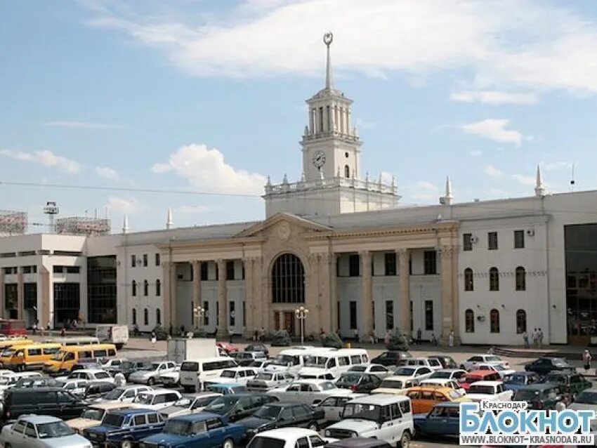 Привокзальная площадь 1 фото В Краснодаре закрыли движение на привокзальной площади