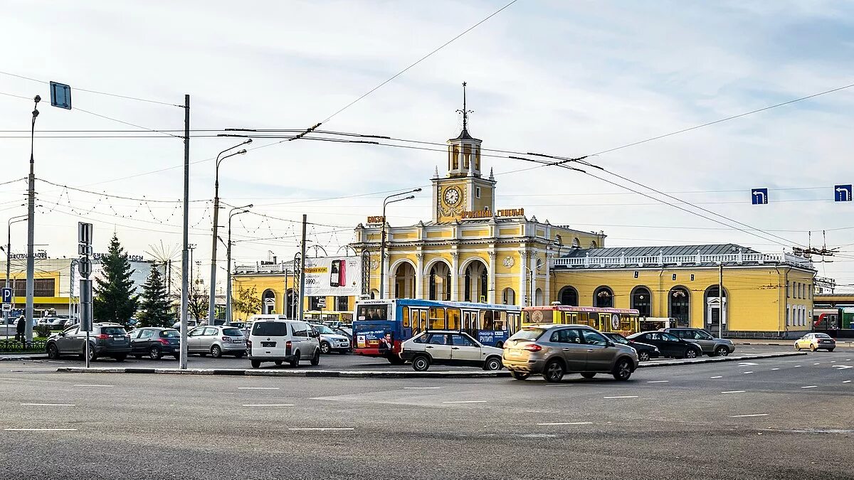 Привокзальная площадь 1 фото Файл:Railway Station Square of Yaroslavl.jpg - Википедия