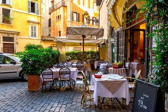 Про италия ул ленина 39 фото Cafe In Italy Изображения: просматривайте стоковые фотографии, векторные изображ