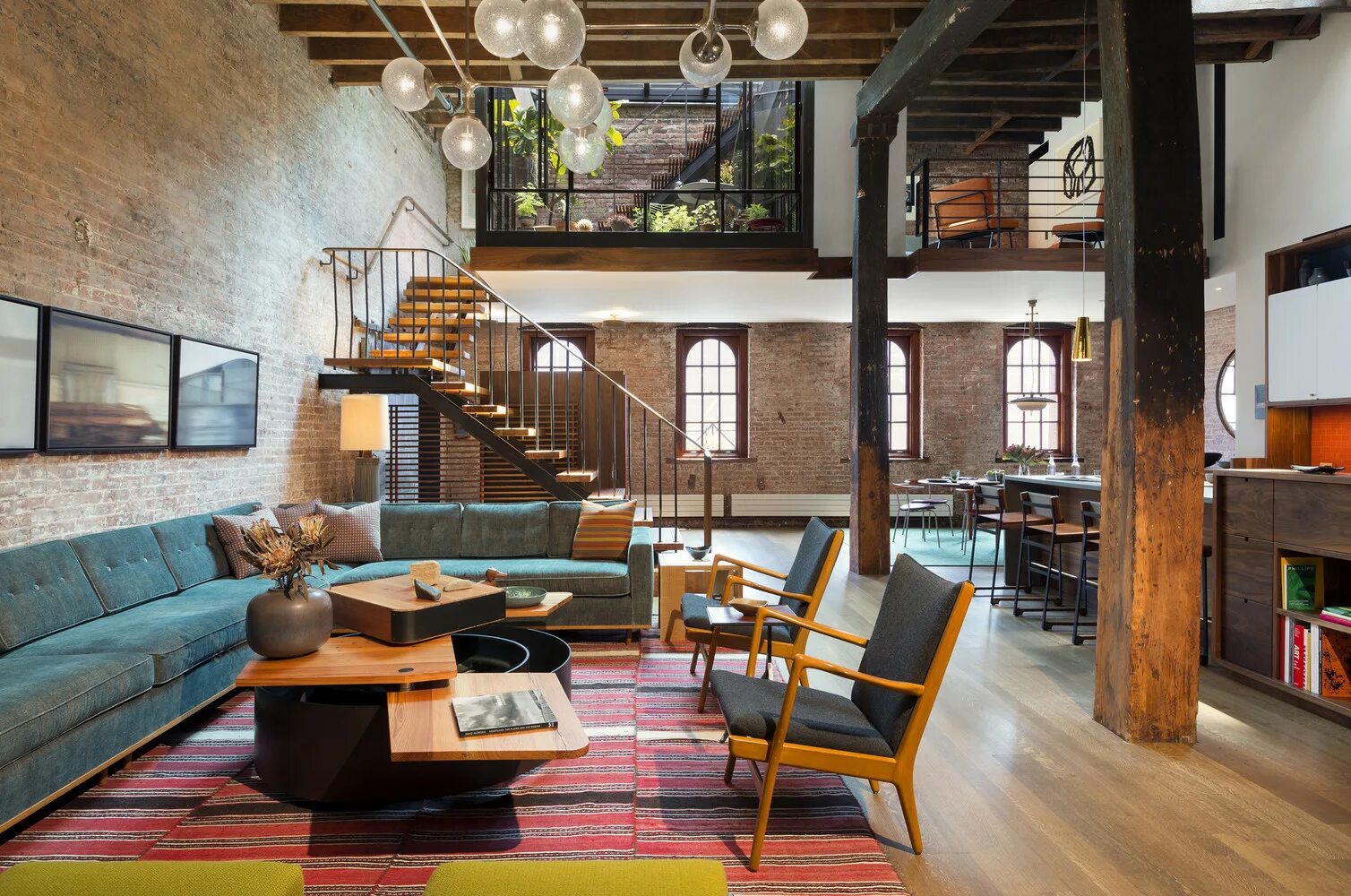 Про стиль лофт Gallery of New York's Interiors: Apartments, Penthouses and Lofts in the Big App