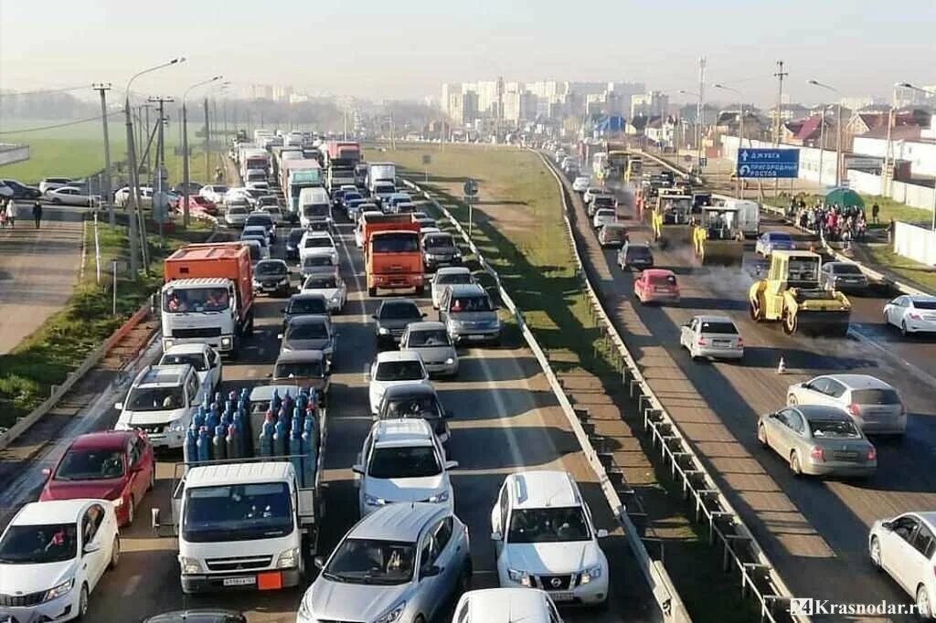 Пробки краснодар фото Три города, где необходимо строительство метро прямо сейчас Города Миллионники Д