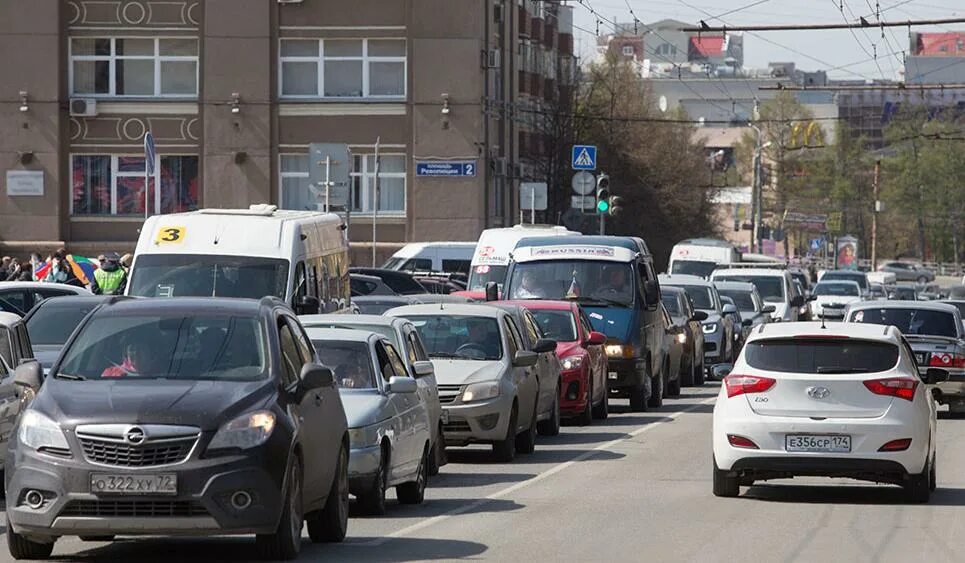 Пробки в челябинске фото В Челябинске наблюдаются пробки 7 баллов