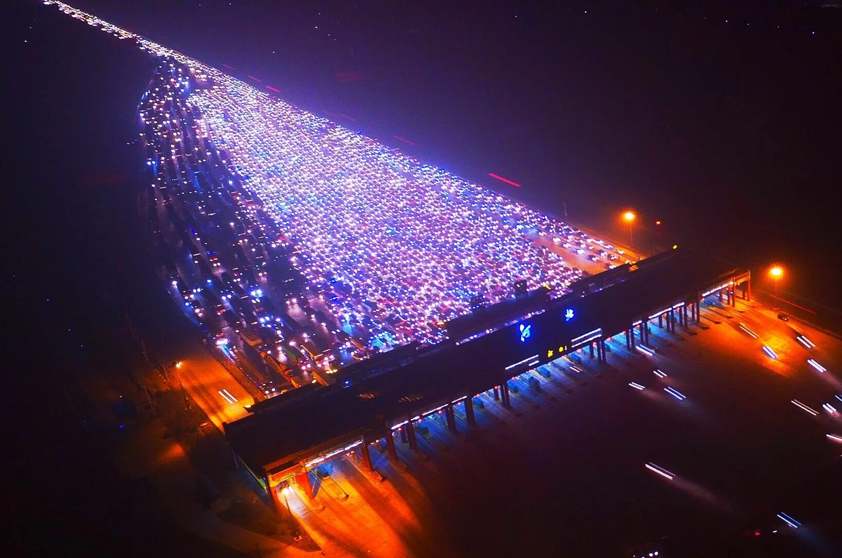 Пробки в китае фото Happy New Year? Nightmarish gridlock on Beijing motorway as holiday ends It alwa