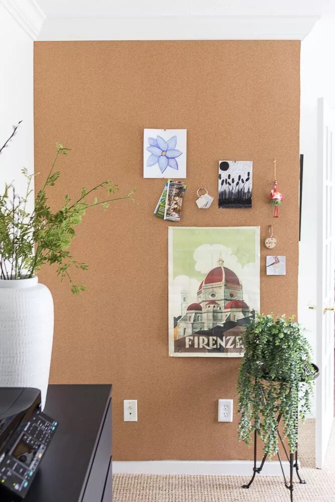 Пробковая стена в интерьере 9 Ways to Use Cork Around the House Cork board wall, Cork board, Cork wall