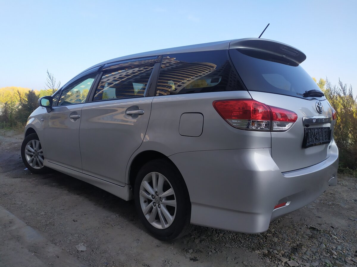 Продам тойота виш 2011 года нерюнгри фото Купить б/у Toyota Wish II 1.8 CVT (144 л.с.) бензин вариатор в Барнауле: белый Т