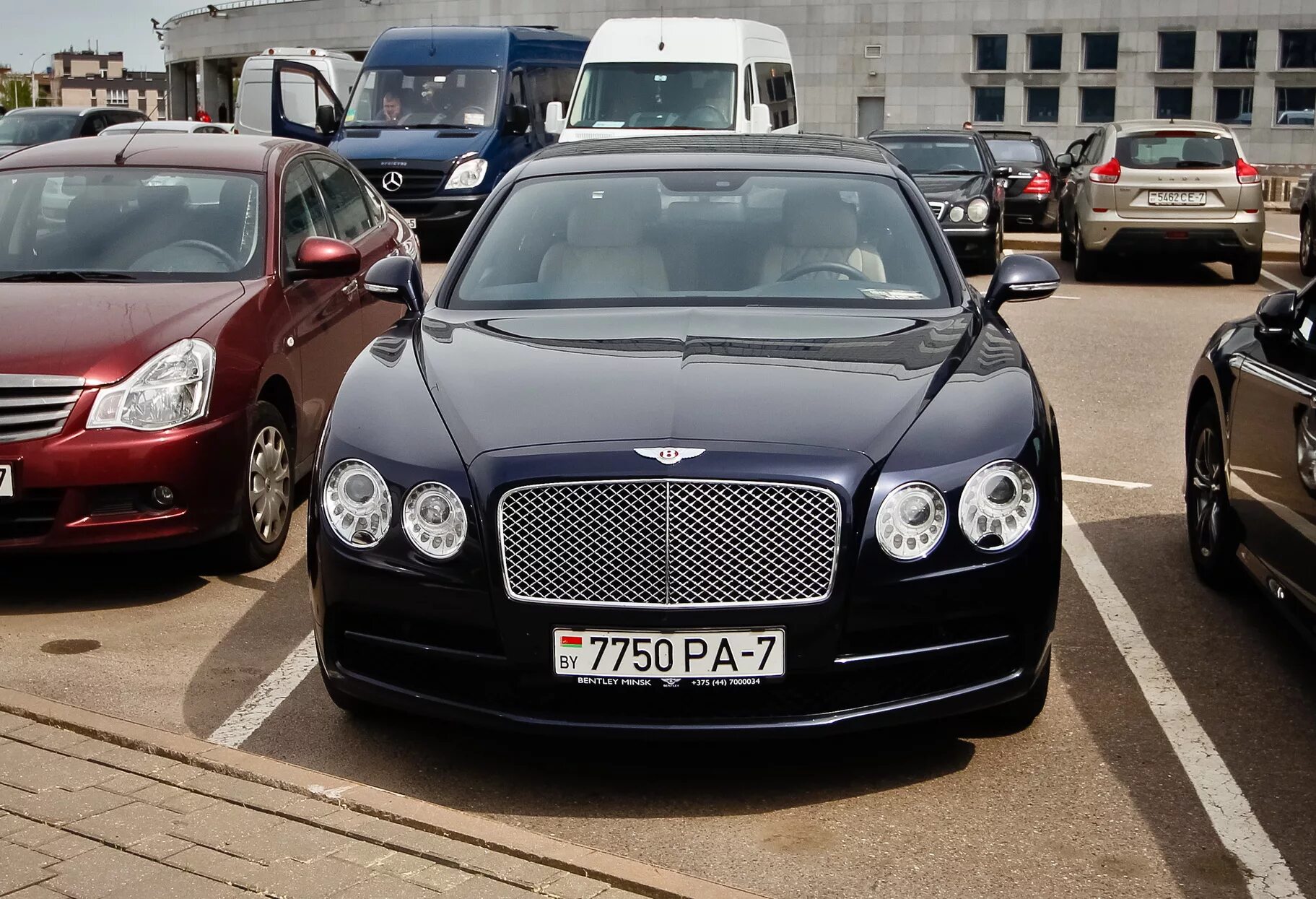 Продажа авто фото беларусь "7750 PA-7" фото Bentley Flying Spur. Беларусь