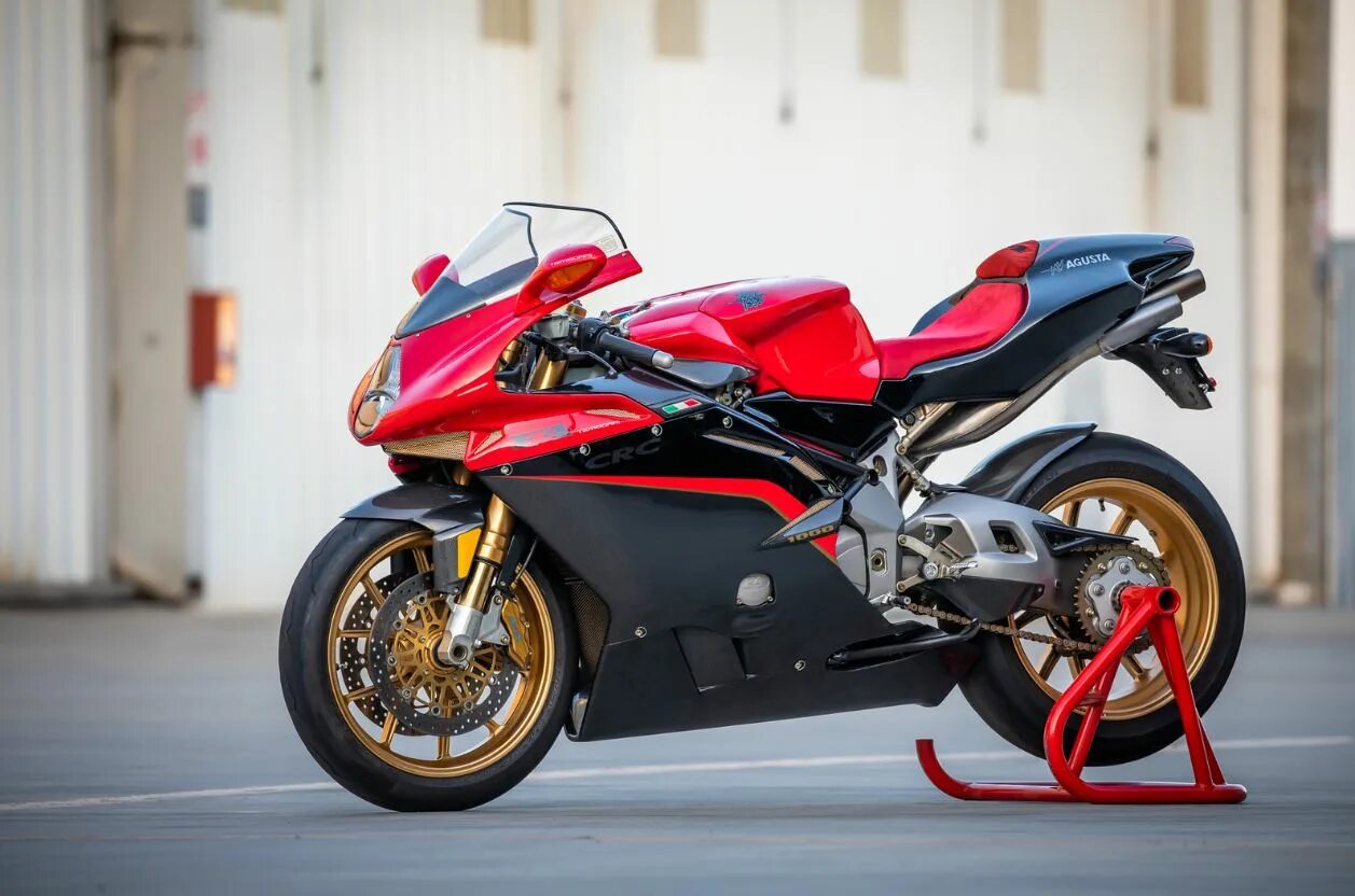 Продажа мотоциклов фото 2005 MV Agusta F4 1000 Tamburini #85/300 - Iconic Motorbike Auctions