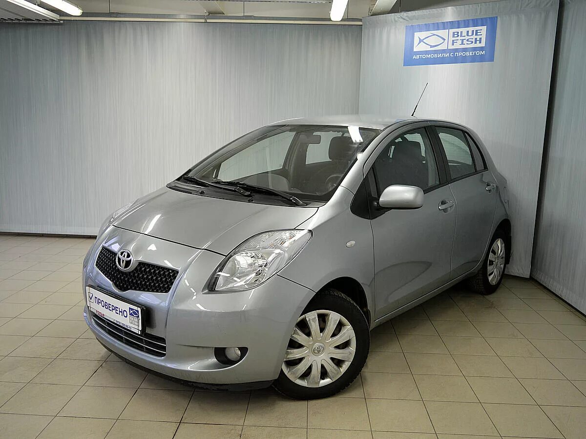 Продажа с фото авто с пробегом Купить б/у Toyota Yaris II Multimode 1.3 AMT (87 л.с.) бензин робот в Санкт-Пете