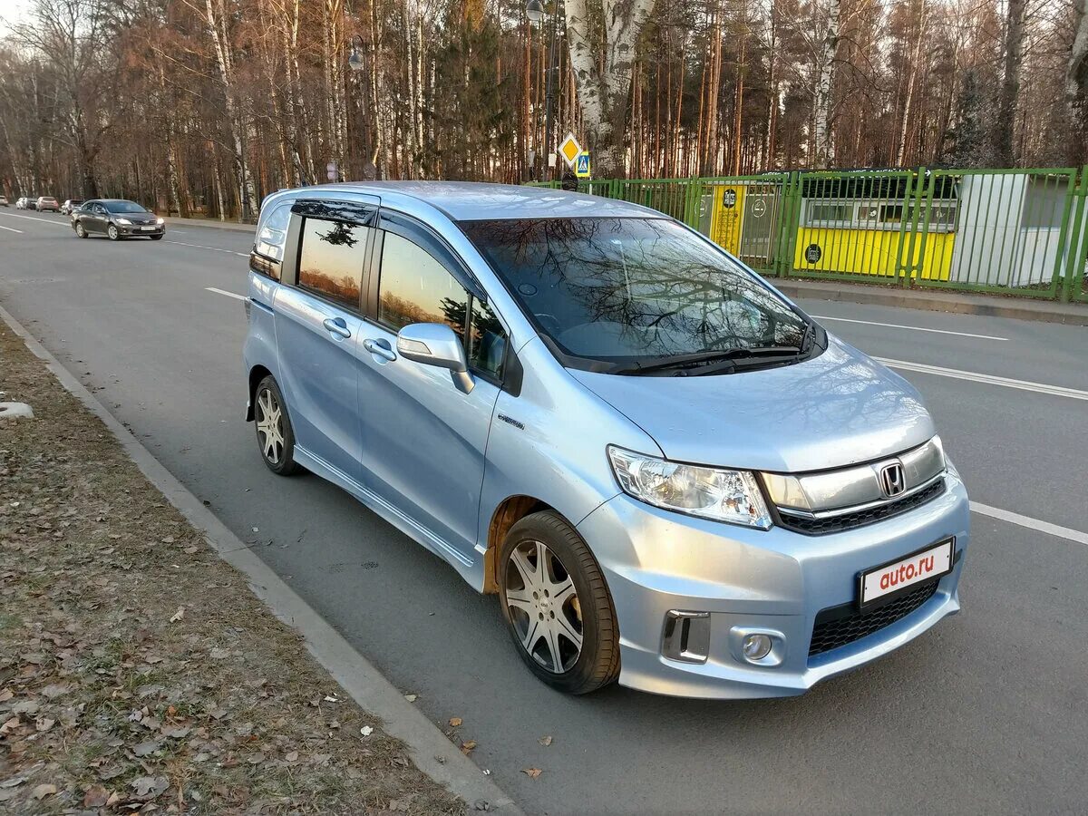 Продажа тюнинга на хонда фрид спайк Купить б/у Honda Freed гибрид вариатор в Санкт-Петербурге: голубой 2014 компактв