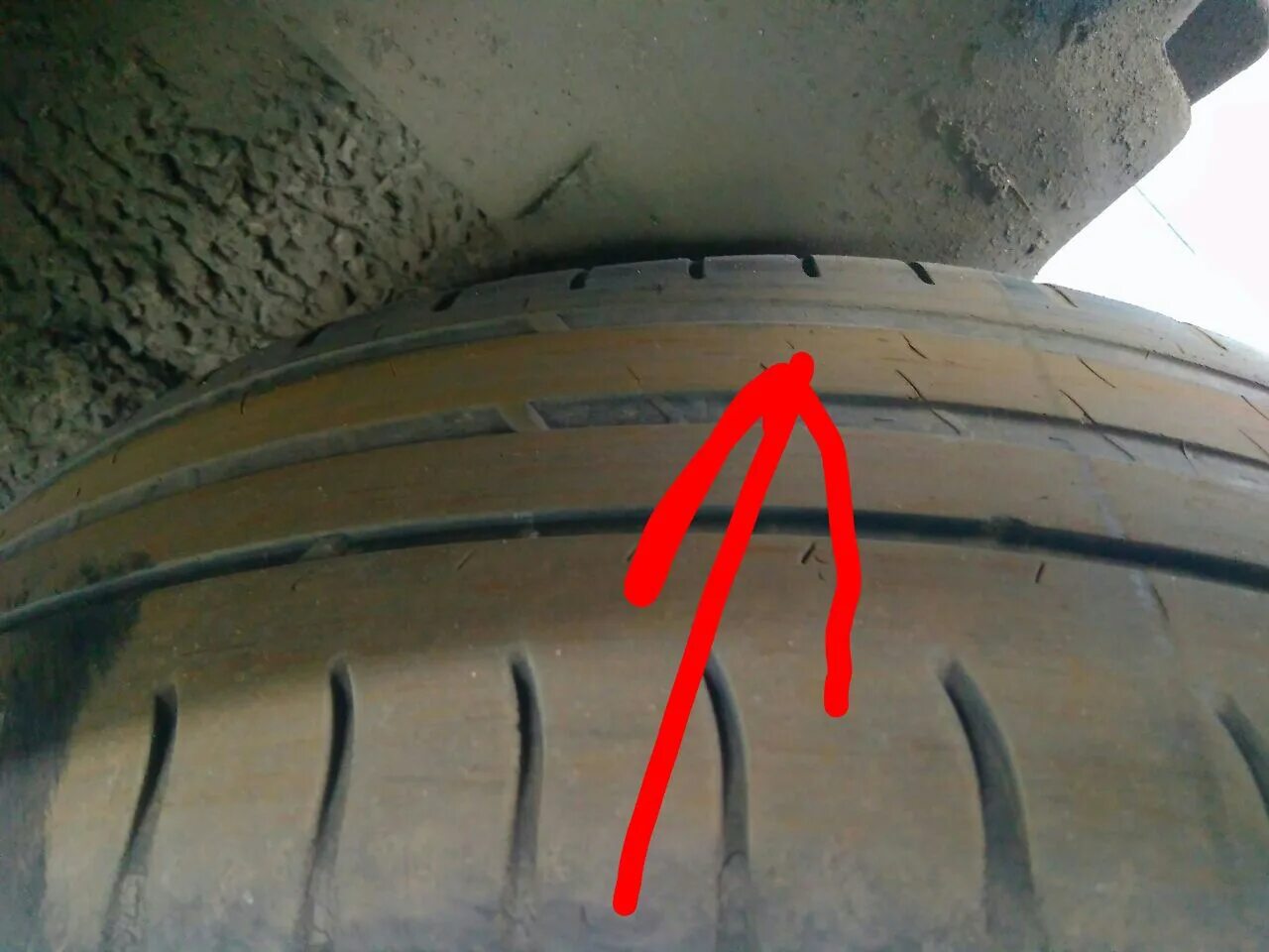 Продольная грыжа на колесе фото Грыжа, дырка, замена) michelin energy xm2 205/55r16 - Honda Civic (7G), 1,7 л, 2