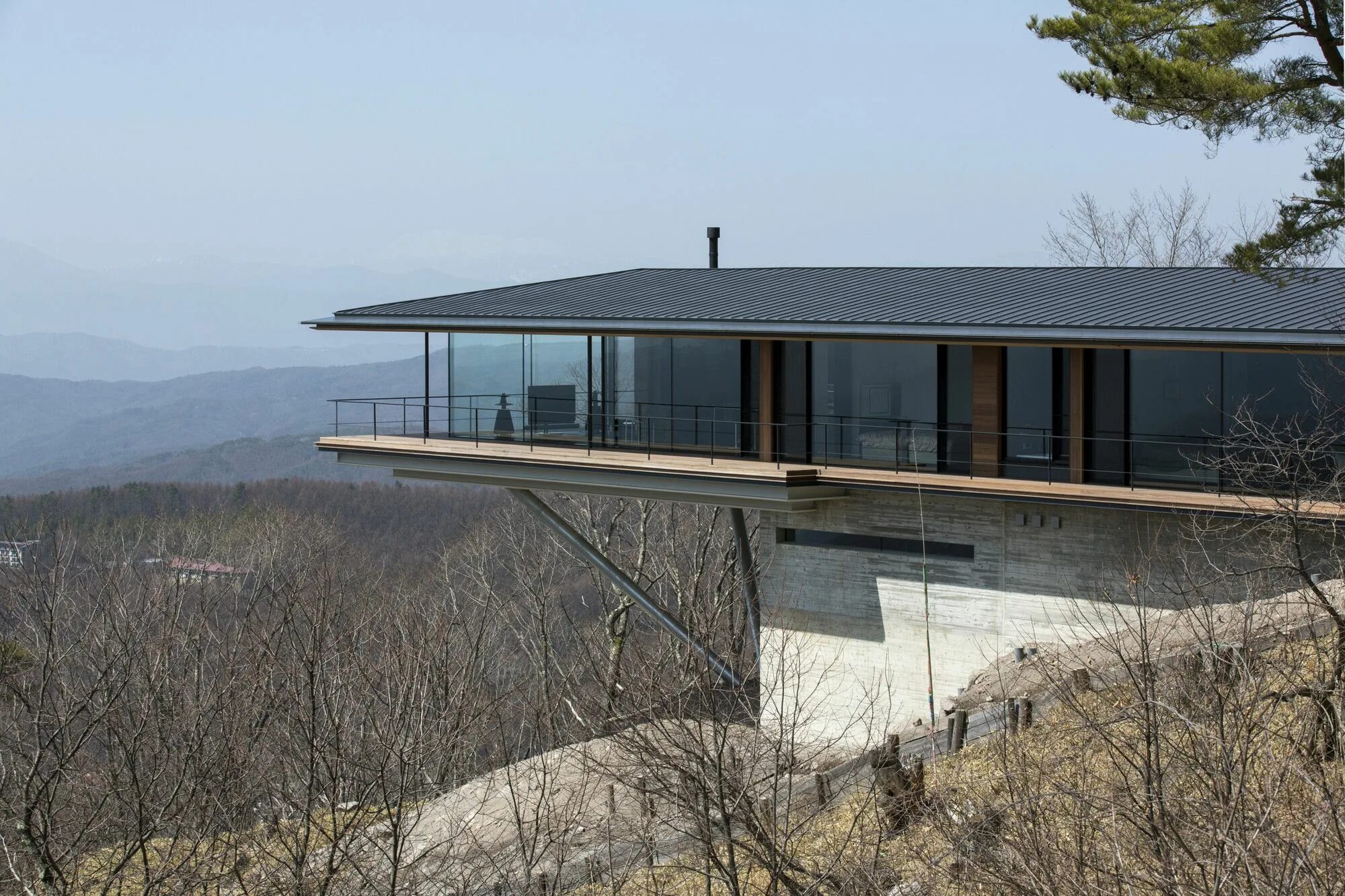 Проект дома над домом фото Gallery of House in Yatsugatake / Kidosaki Architects Studio - 30 Architecture h