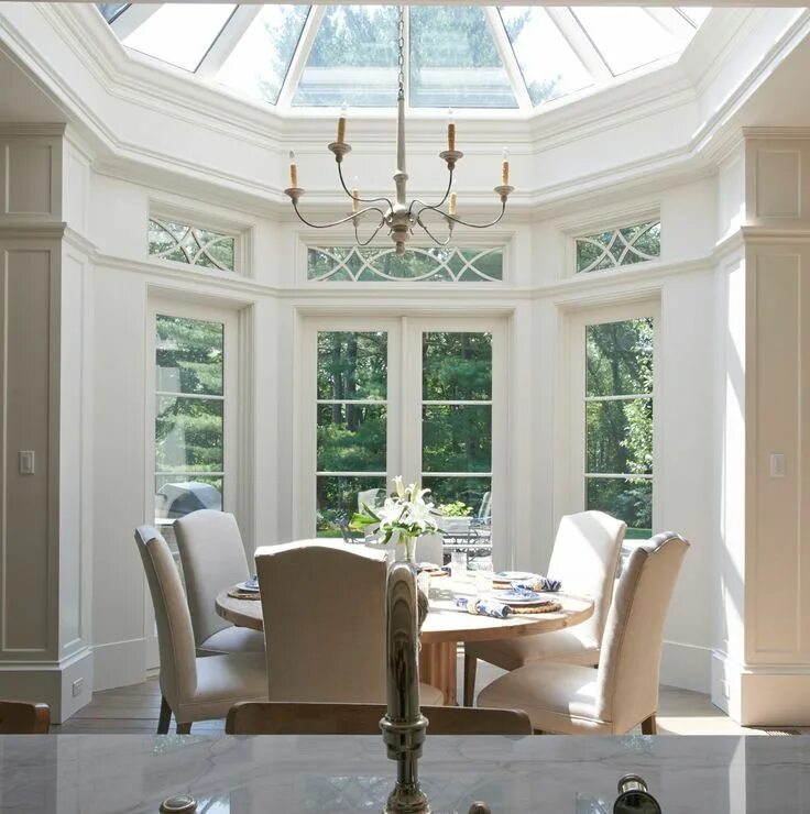 Проект эркер фото Neutral Interiors Dining room design, House design, Traditional dining rooms