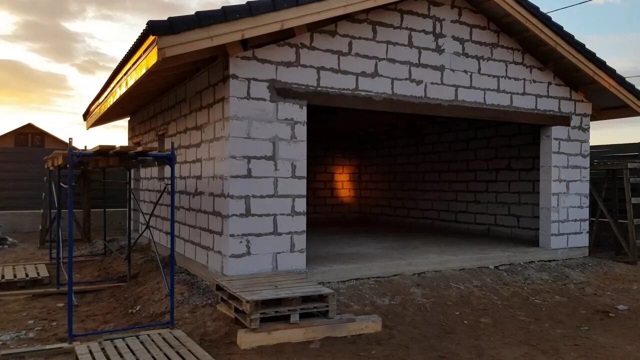 Проект гаража из блока фото Крыша на гараж из черепицы.#Roof on a garage from a tile. - YouTube