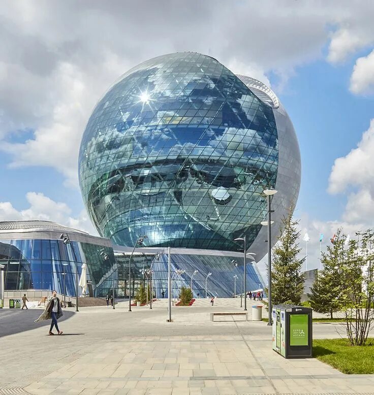 Проект сфера фото Adrian Smith + Gordon Gill's ambitious glass sphere pavilion Amazing architectur