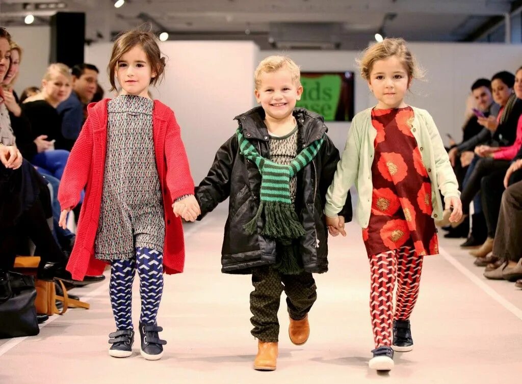 Проекта модные тренды от детских дизайнеров Kids catwalk fashion from The Little Gallery, Dusseldorf kids fashion fair for f