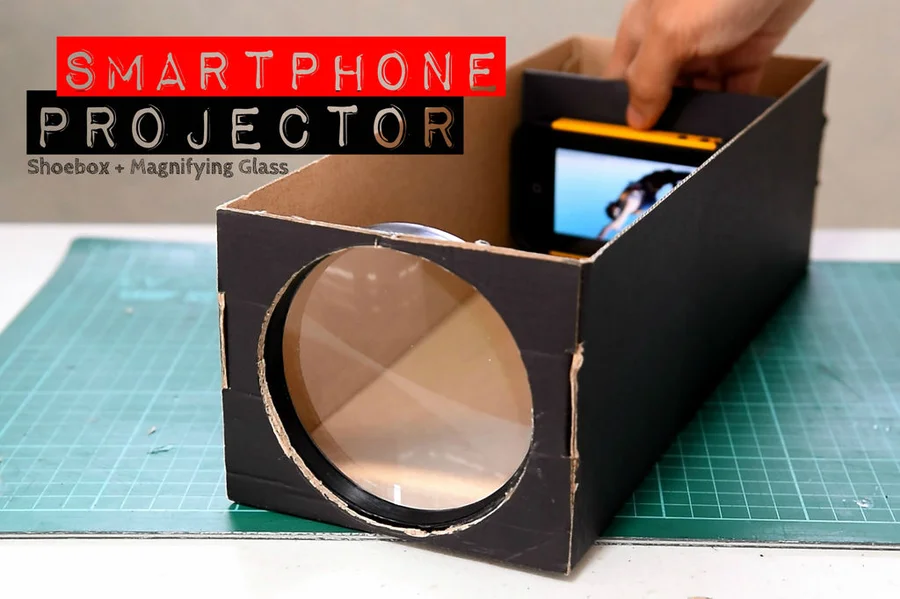 Проектор своими руками в домашних условиях Build a Smartphone Projector With a Shoebox Smartphone projector, Phone projecto