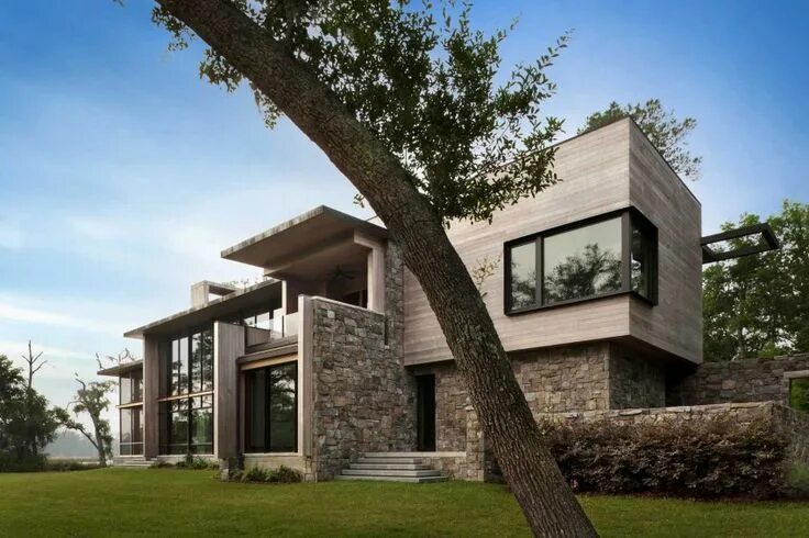 Проекты интересных домов фото Bray's Island SC Modern I by SBCH Architects Maison bois, Maison en pierre, Mais