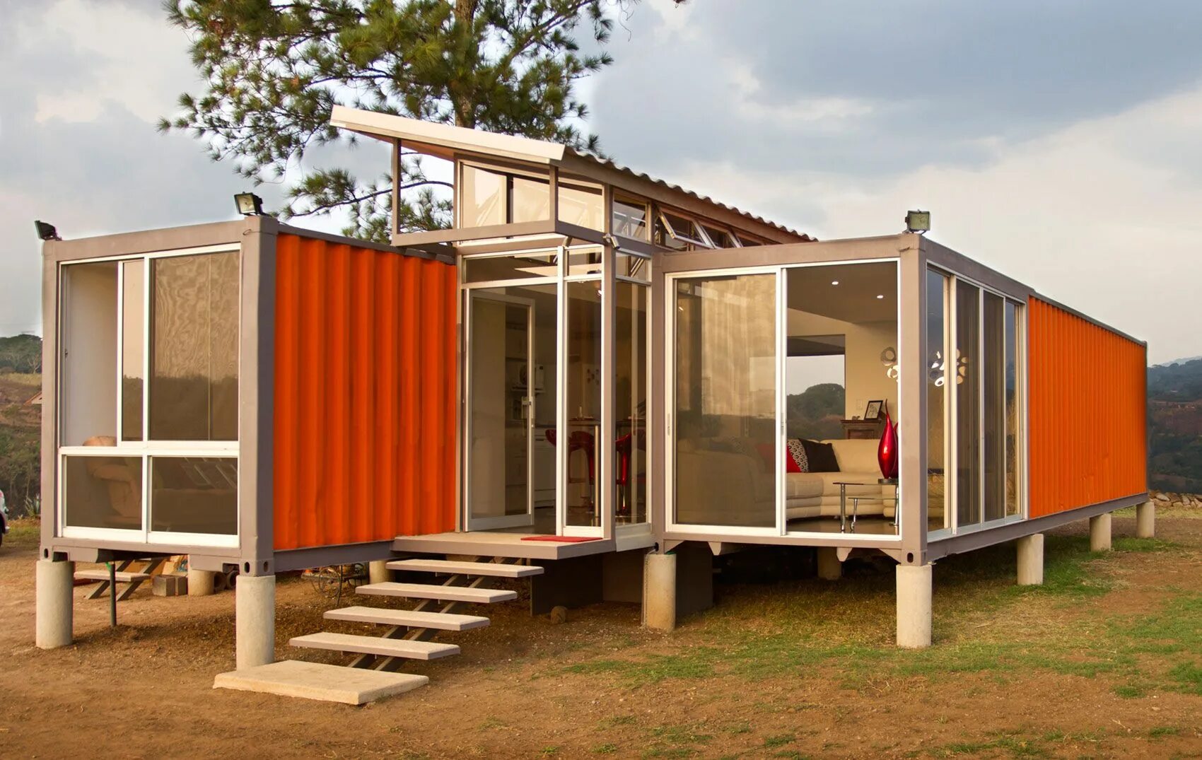 Проекты из морских контейнеров фото Containers of Hope, a $40,000 Home by Benjamin Garcia Saxe Casas feitas de conta