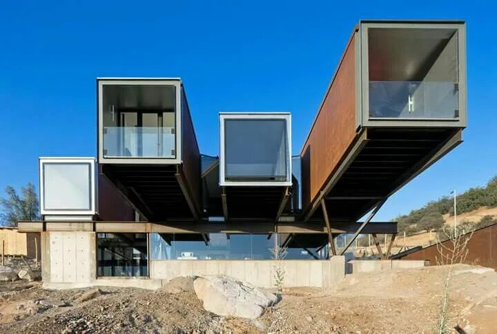 Проекты из морских контейнеров фото Pin on contemporary Modern mountain house, Container house, Container house desi