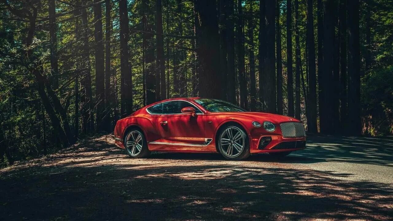 Профессиональные фото авто Картина на холсте 60x110 Альянс Лес "Bentley Continental GT 2020" на подрамнике 