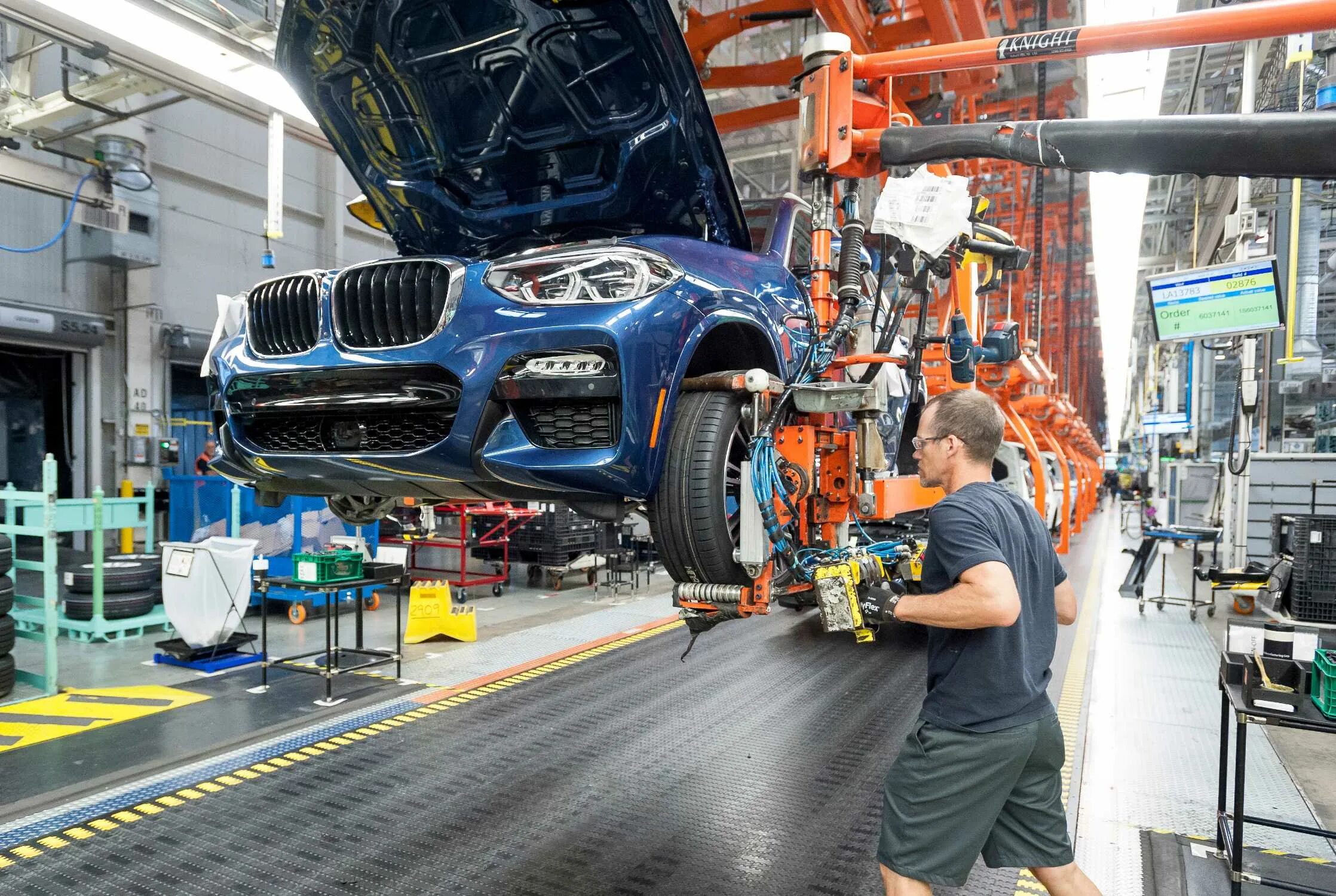 Производство автомобилей фото BMW Group plant Spartanburg: assembly of the all-new BMW X3 (06/2017)