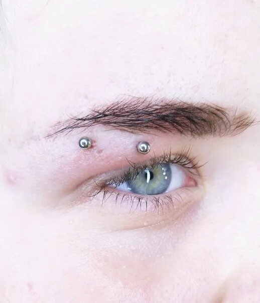 Прокол брови фото Horizontal brow piercing) 2022 Пирсинг г. Барановичи:) VK