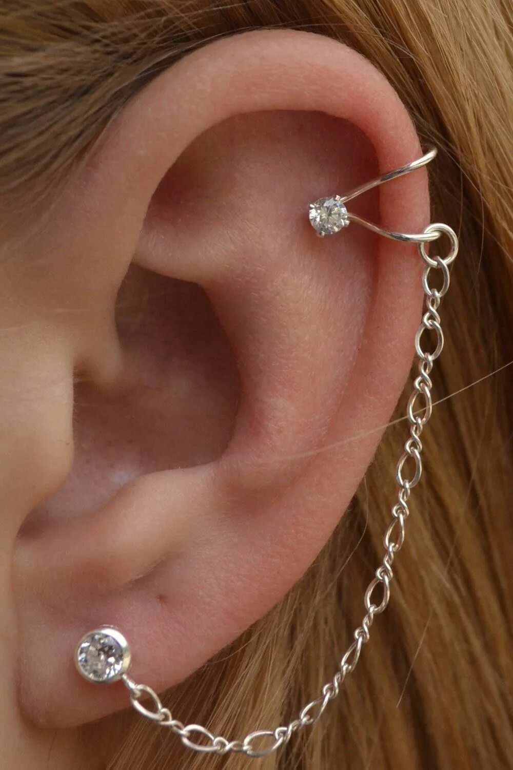 Прокол хеликс фото с серьгой в ухе Ear Wrap Chain Earring Ear Cuff Cartilage Ear Cuff - Etsy Pendientes de cadena, 