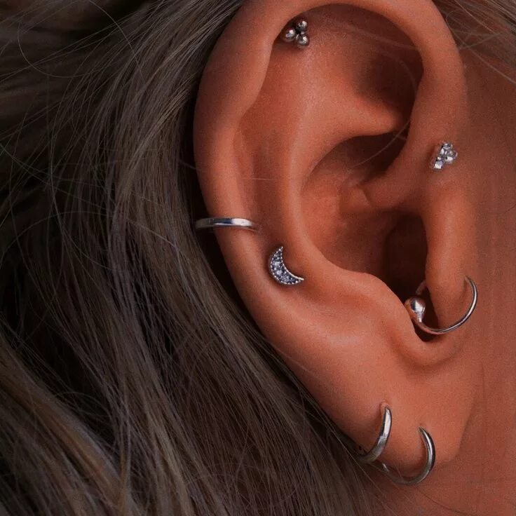 Прокол хряща уха фото americanteenager Ear piercings, Piercings, Earings piercings