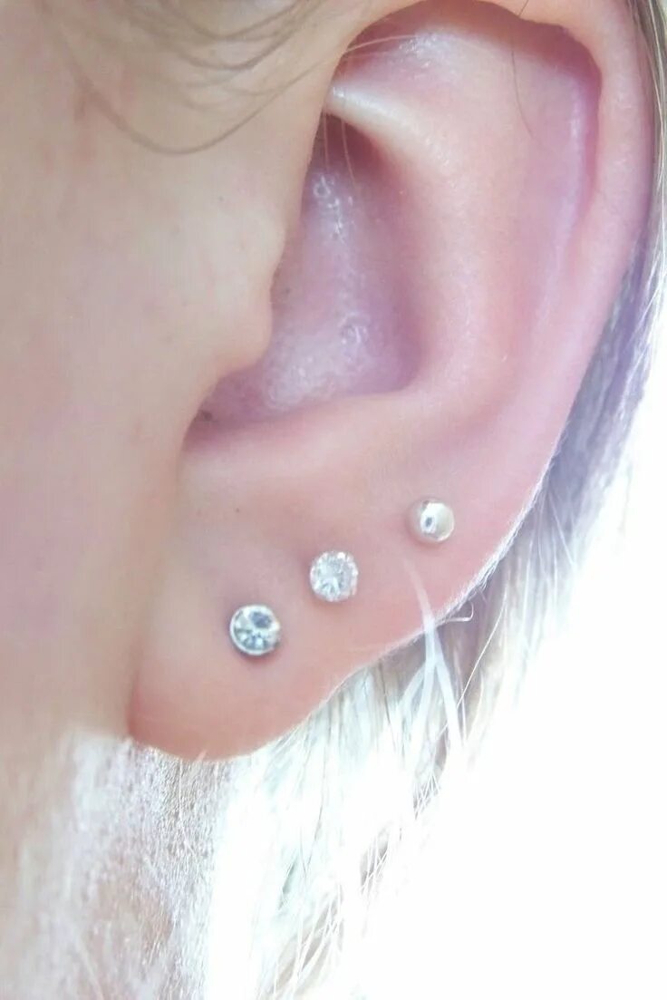 Прокол мочки уха фото Pirsing Ear lobe piercings, Sterling silver earrings studs, Ear piercings