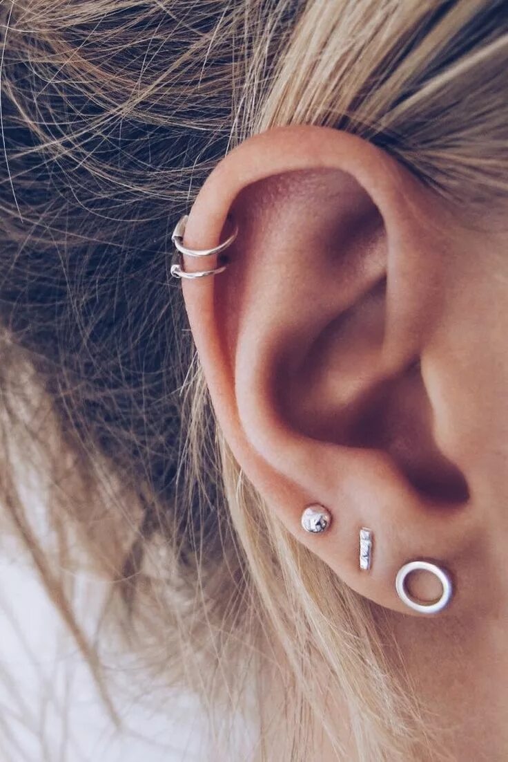 Прокол уха сверху фото Pin on Finery Cute ear piercings, Ear piercing studs, Multiple ear piercings