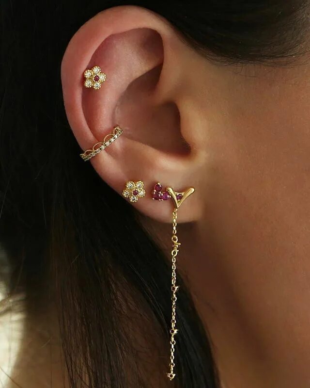 Прокол ушей фото с двумя сережками Soul Wired Heart Daith 16G Ear Piercing Earrings, Ear piercings, Cartilage earri