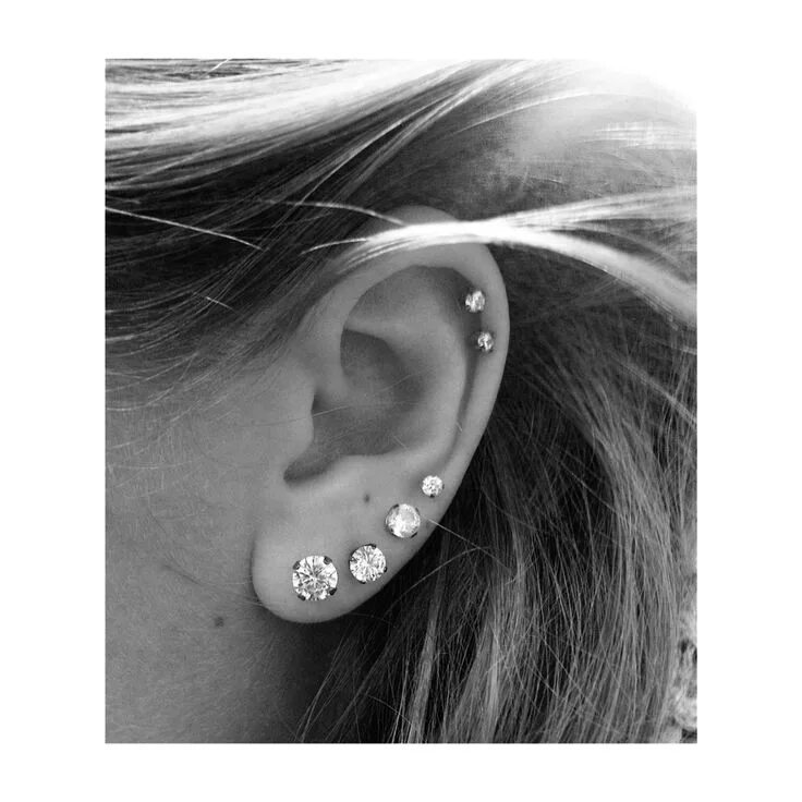 Прокол ушей фото с двумя сережками quadruple lobe double cartilage! I want this!! Earings piercings, Tiny stud earr