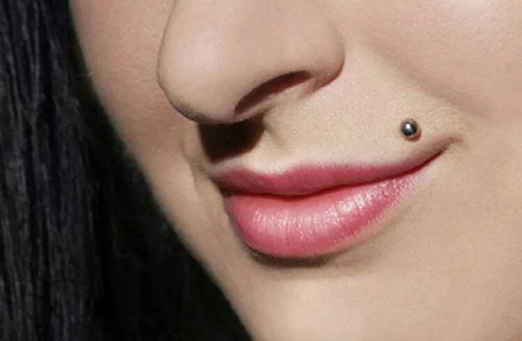 Прокол верхней губы фото monroe piercing Piercings for girls, Piercings, Monroe piercings