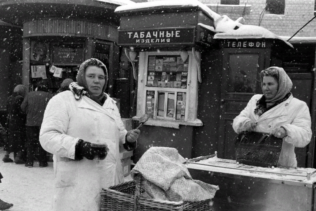 Прошлое ссср фото Как жили люди в СССР: что БЫЛО и чего НЕ БЫЛО Stories и история Дзен