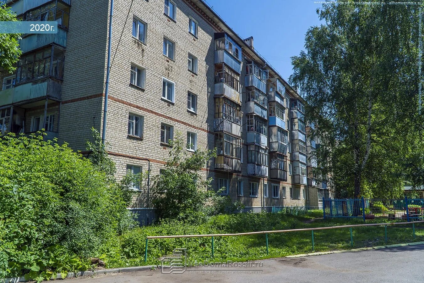 Проспект 50 лет октября саранск фото Saransk, 50 let Oktyabrya avenue house 4. Apartment house