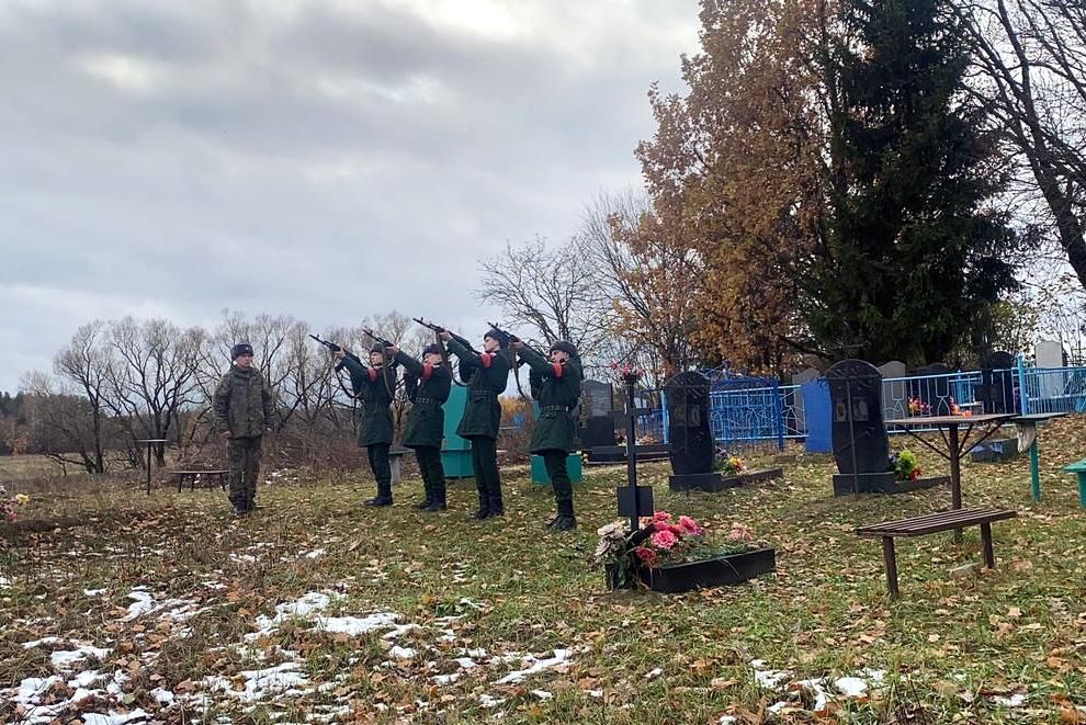 Проспект героев брянск фото В Навлинском благочинии простились с военнослужащими, погибшими в ходе СВО