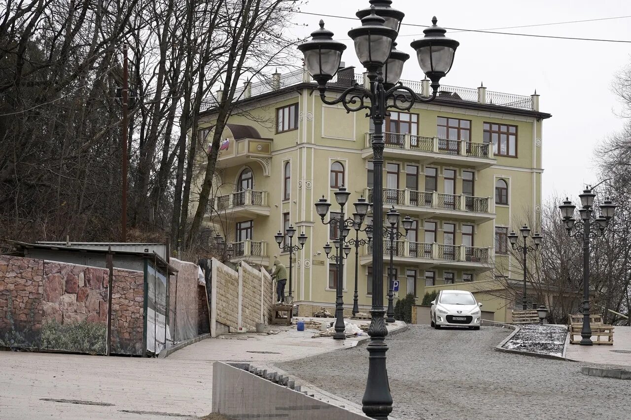 Проспект ленина кисловодск фото Rotunda and cascade fountains are built on Lenin Avenue in Kislovodsk Reconstruc