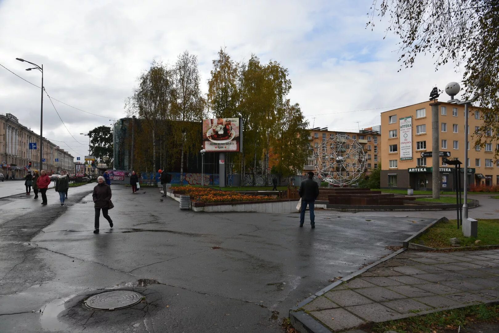 Проспект ленина петрозаводск фото Руины поликлиники на проспекте Ленина в Петрозаводске снесли - "Республика"