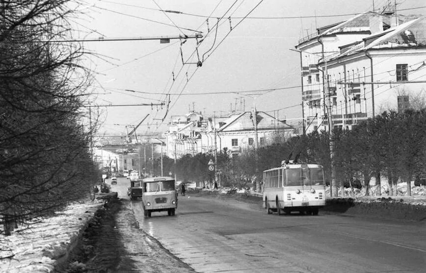 Проспект ленина старые фото Чебоксары, ЗиУ-682В № 236; Чебоксары - Старые фотографии - Фото - Городской элек