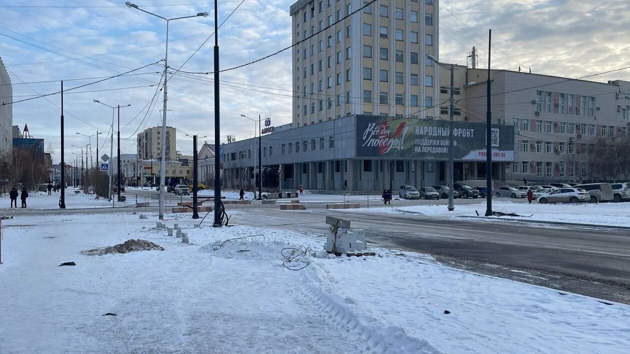 Проспект ленина якутск фото В Якутске частично открывают для проезда транспорта проспект Ленина - PrimaMedia