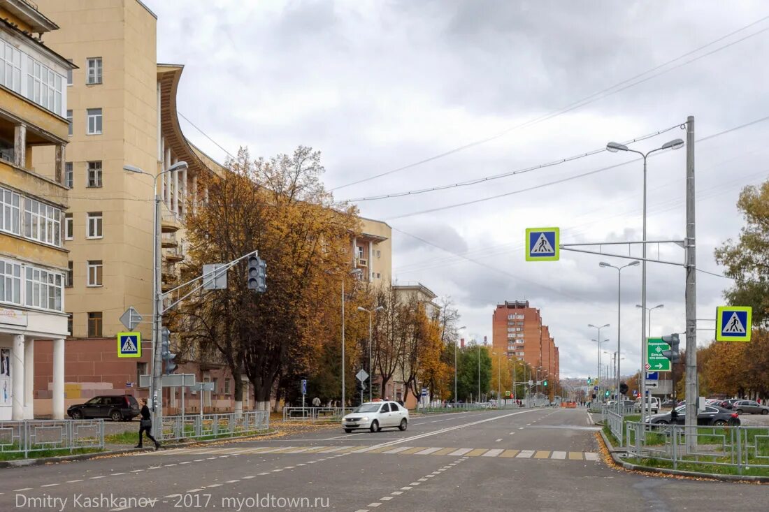 Проспект молодежный фото Обновленный проспект Молодежный Участок перед радиусным домом