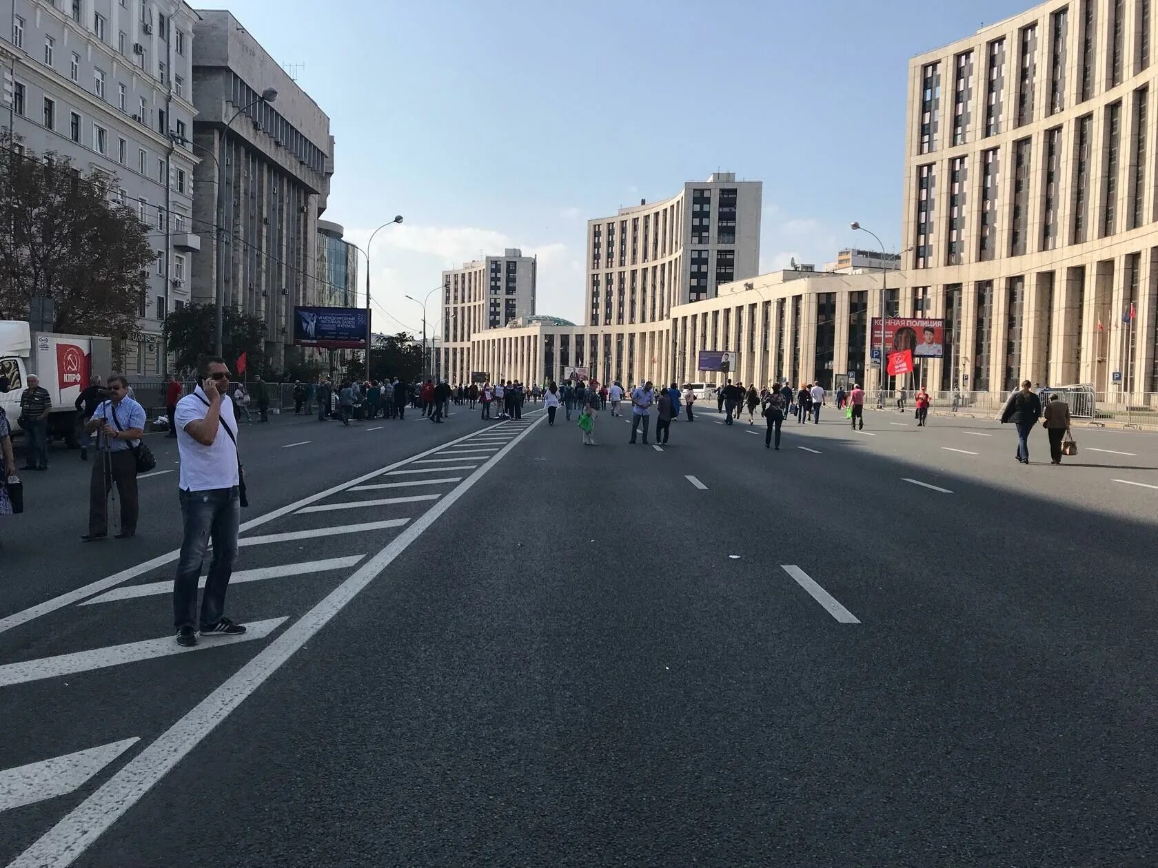 Проспект сахарова фото Пустота под красными флагами": Митинг КПРФ в Москве собрал меньше 2 тысяч челове