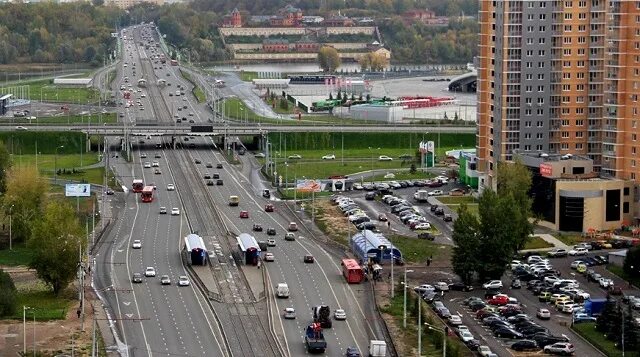 Проспект ямашева казань фото Проспект Хусаина Ямашева в Казани стал самой дорогой торговой улицей России tnv.