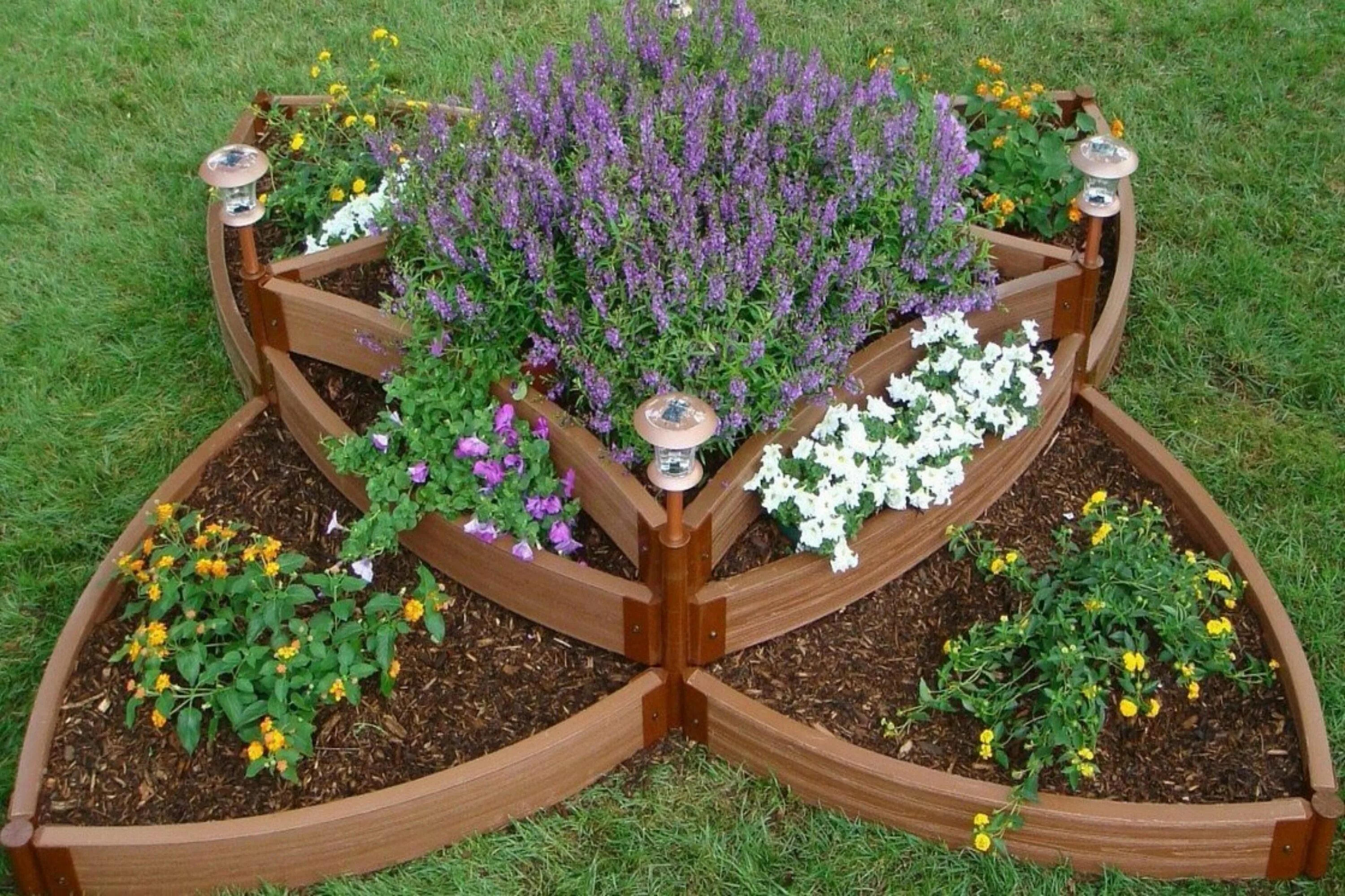 Простая клумба для начинающих фото 10+ Bed Frame Flower Bed - HOMYRACKS